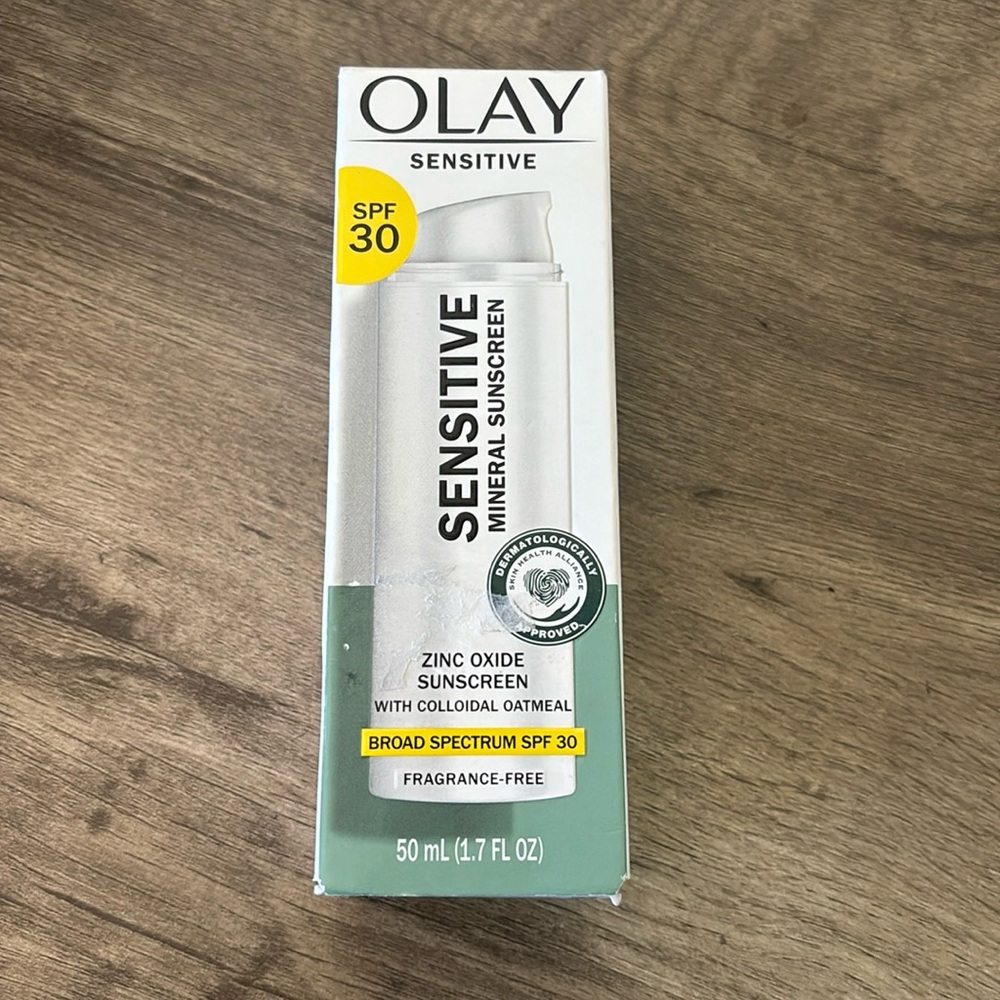 NWT Olay sensitive mineral sunscreen
